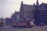 Haag sporvognslinje 12 med motorvogn 1128 på Plaats (1987)
