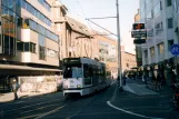 Haag sporvognslinje 6 med ledvogn 3030 på Grote Marktstrasse (2003)