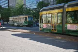 Helsingfors sporvognslinje 3 med ledvogn 98 på Mannerheimintie/Mannerheimvägen (2019)