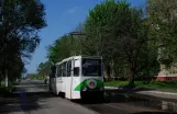 Horlivka sporvognslinje 7 med motorvogn 417 på Zhovtneva Ulitsa (2011)