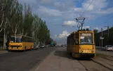 Horlivka sporvognslinje 8 med motorvogn 412 på Prospekt Lenina (2011)