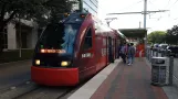 Houston sporvognslinje Rød med lavgulvsledvogn 117 ved Dryden/TMC (2018)