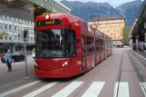 Innsbruck sporvognslinje 3 med lavgulvsledvogn 310 ved Hauptbahnhof (2012)