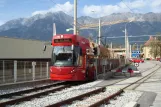 Innsbruck Stubaitalbahn (STB) med lavgulvsledvogn 325 nær IVB-Betriebsbahnhof (2012)
