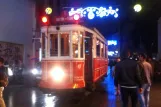Istanbul Nostalgilinje T2 med motorvogn 47 på İstiklal Cd (2012)