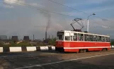 Jenakijeve sporvognslinje 1 med motorvogn 033 på Lenina Prospekt (2011)