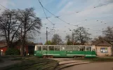 Jenakijeve sporvognslinje 4 med motorvogn 043 i krydset Tiunova Ulitsa/Lermontova Ulitsa (2011)