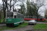 Jenakijeve sporvognslinje 4 med motorvogn 043 ved Wijśkkomat (Centr) (2011)