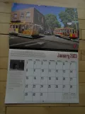 Kalender: San Francisco kabelbane Powell-Mason med kabelsporvogn 15 foran museet Cable Car Museum (2023)
