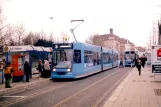 Kassel sporvognslinje 5 med lavgulvsledvogn 454 ved Auestadion (1998)