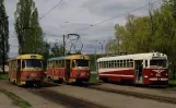 Kharkiv sporvognslinje 20 med motorvogn 402 ved Piwdennyj wokzał (2011)