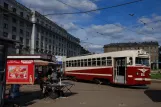 Kharkiv turistlinje A med museumsvogn 055 ved Piwdennyj wokzał (2011)