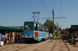 Konstantinovka sporvognslinje 4 med motorvogn 002 nær Konstantinovka (2012)