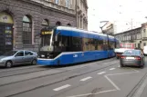 Kraków ekstralinje 6 med lavgulvsledvogn 2041 i krydset Uliga Stradomska/Dietla (2011)