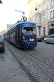 Kraków sporvognslinje 14 med ledvogn 127 på Dominikańska (2011)