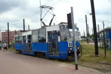 Kraków sporvognslinje 18 med motorvogn 942 ved Łagiewniki (2008)