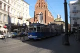 Kraków sporvognslinje 2 med ledvogn 130 ved Plac Wszystkich Świętych (2011)