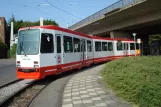 Krefeld sporvognslinje 043 med ledvogn 847 "Verberg" ved Tackheide (2010)