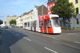 Krefeld sporvognslinje 044 med lavgulvsledvogn 605 ved Florastraße (2010)
