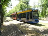 Leipzig ekstralinje 4E med lavgulvsledvogn 1134 ved Naunhofer Str. (2023)