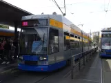Leipzig sporvognslinje 10 med lavgulvsledvogn 1124 ved Hauptbahnhof (2019)