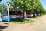 Leipzig sporvognslinje 16 med lavgulvsledvogn 1336 ved Messegelände (2015)