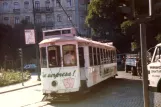 Lissabon sporvognslinje 19 med motorvogn 326 på Largo Dona Estefânia (1985)