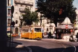 Lissabon sporvognslinje 24E med motorvogn 306 ved Largo Trindade Coelho (1985)