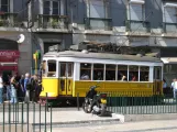 Lissabon sporvognslinje 28E med motorvogn 581 ved Praça Luís de Camões (2008)