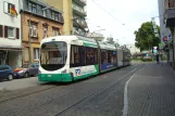 Ludwigshafen am Rhein sporvognslinje 10 med lavgulvsledvogn 2220 ved Friesenheim Mitte (2014)