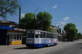 Lugánsk sporvognslinje 6 med motorvogn 185 på Frunze Ulitsa (2011)