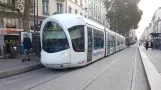 Lyon sporvognslinje T1 med lavgulvsledvogn 5 ved Guillotière Gabriel Péri (2018)