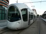 Lyon sporvognslinje T4 med lavgulvsledvogn 62 ved Gare Part-Dieu Villette (2014)