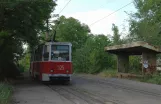 Mariupol sporvognslinje 7 med motorvogn 525 ved Zakhidna (2012)