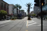 Messina sporvognslinje 28 med lavgulvsledvogn 05T på Piazza Cairoli (2009)