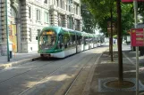 Milano sporvognslinje 4 med lavgulvsledvogn 7144 ved Piazza Castello (Milano) (2016)