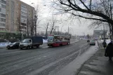 Moskva sporvognslinje 11 med motorvogn 2122 på Borisa Galashkina (2012)