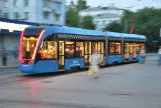 Moskva sporvognslinje 7 med lavgulvsledvogn 31019 på Komsomolskaya Square (2018)