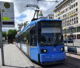 München sporvognslinje 16 med lavgulvsledvogn 2136 ved Karlsplatz (Stachus) (2020)