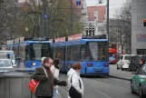 München sporvognslinje 16 med lavgulvsledvogn 2163 nær Hauptbahnhof (2014)