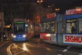 München sporvognslinje 21 med lavgulvsledvogn 2210 på Karlsplatz (2014)