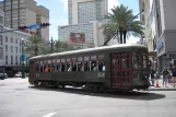 New Orleans linje 12 St. Charles Streetcar med motorvogn 948 i krydset Carondelet street/Canal street (2010)