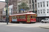 New Orleans linje 47 Canal Streetcar med motorvogn 2021 nær Canal / Baronne (2010)