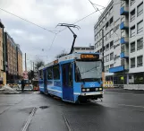 Oslo sporvognslinje 12 med ledvogn 129 i krydset Storgata/Hausmanns gate (2020)