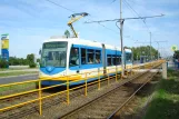 Ostrava sporvognslinje 8 med ledvogn 1256 ved Telekomunikační škola (2008)