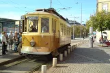 Porto sporvognslinje 1 med motorvogn 216 ved Infante (2008)