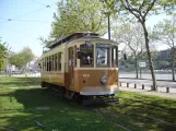 Porto sporvognslinje 18 med motorvogn 218 nær Museu do Carro Eléctrico (2016)