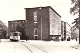 Postkort: Gøteborg sporvognslinje 6 med motorvogn 155 på Guldhedsgatan (1941-1943)
