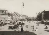Postkort: København Elektriske Sporveje med motorvogn 11 ved Kongens Nytorv (1897-1898)