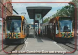 Postkort: Nordhausen sporvognslinje 1 med lavgulvsledvogn 201 ved Bahnhofsplatz (2004)